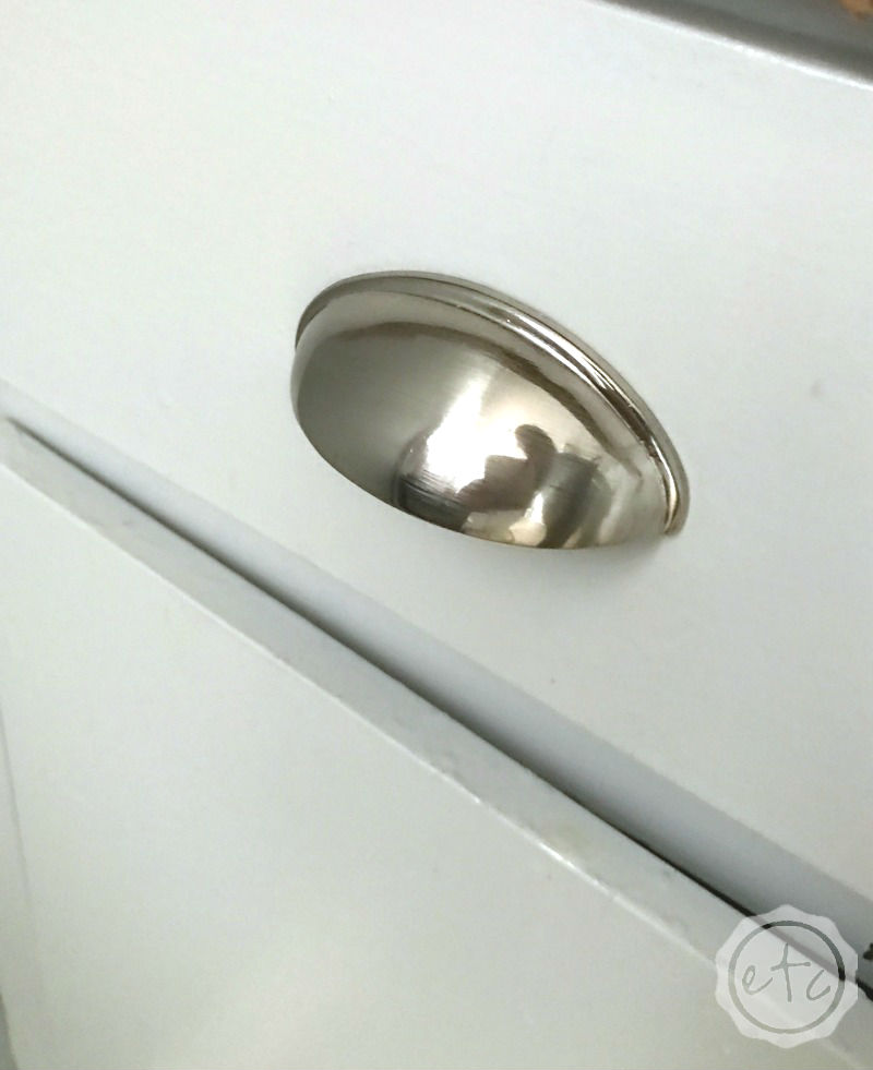 A Quick and Easy Kitchen Hardware Update!